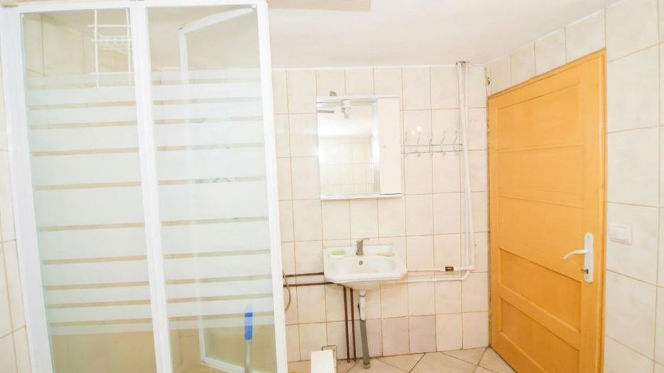 Casa + teren 742mp in Ștefănești, Argeș - Poză 4