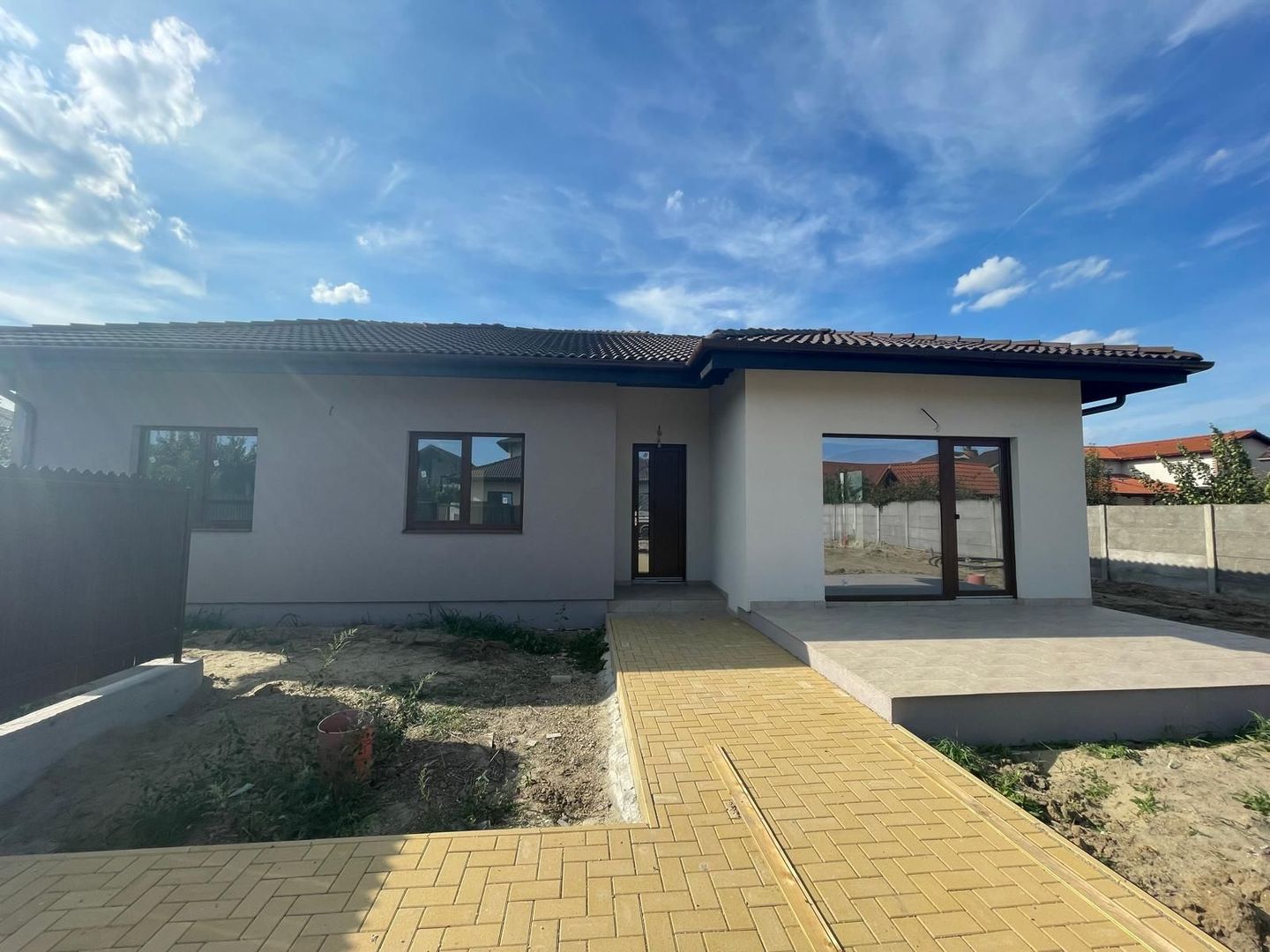 Duplex pe parter 4 camere - Mosnita Noua - Poză 1