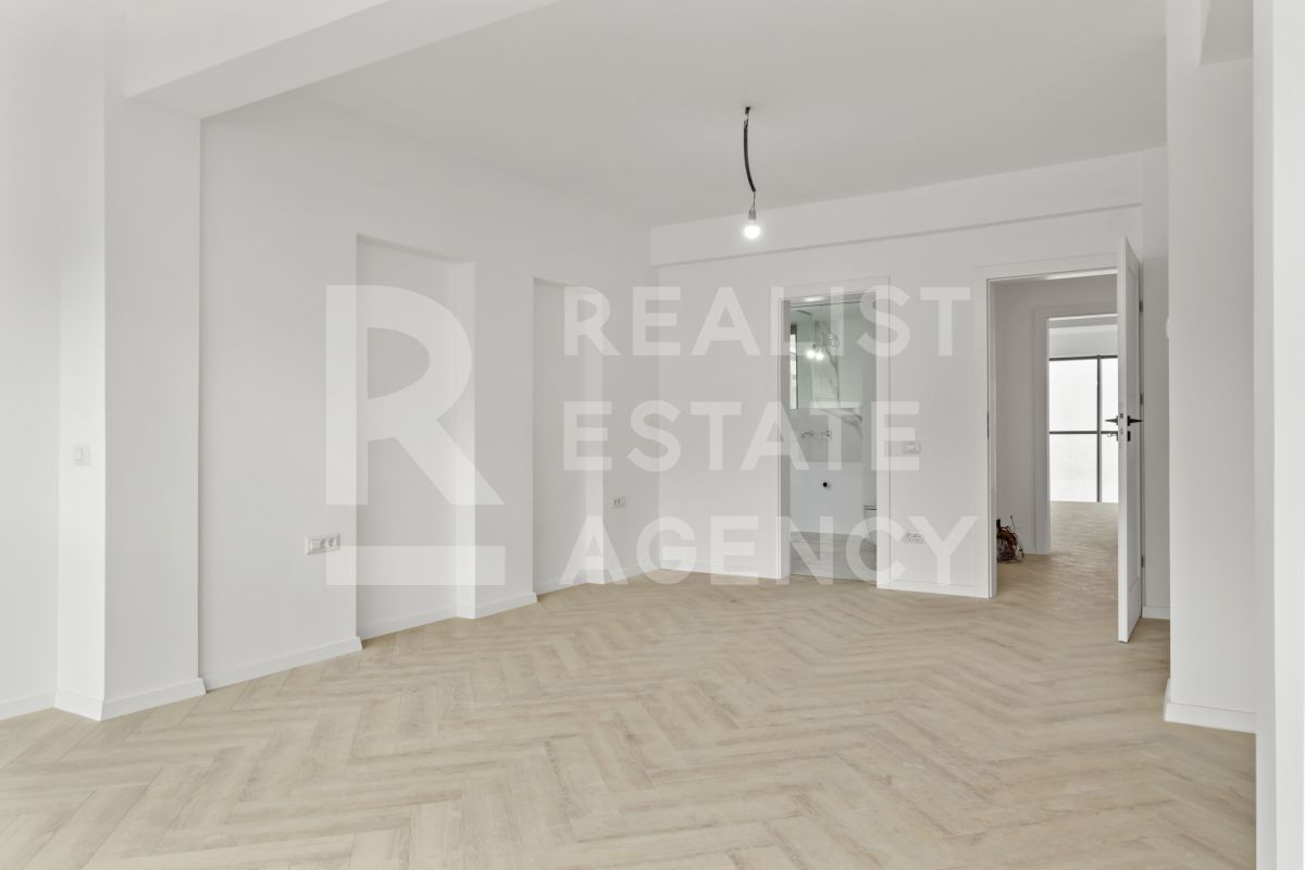 Casă nouă, spațioasă și elegantă, 7 camere, Lângă Pădurea Crețuleasca - Poză 24