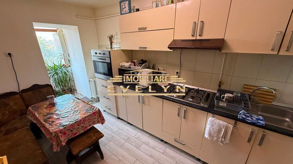 Apartament 3 camere de vânzare – Piața Mare - Poză 3