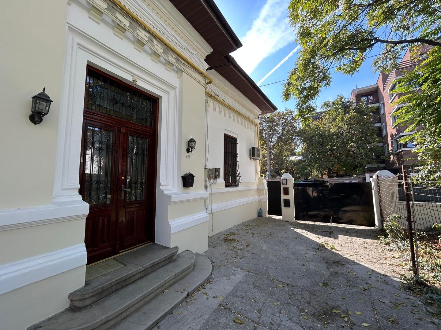 Vilă Neoclasică Arh. Enescu Cișmigiu 4 camere - Poză 12