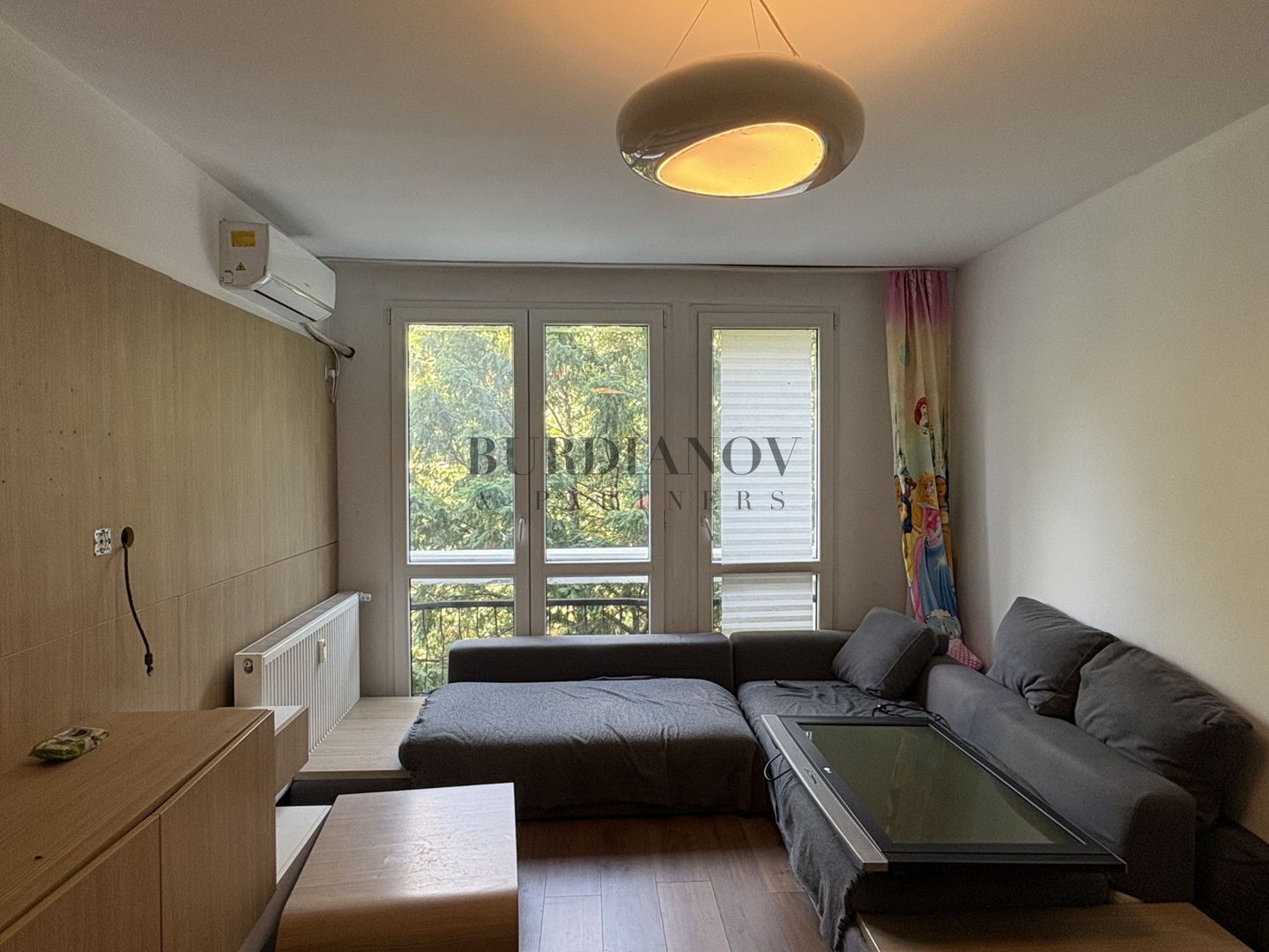 Apartament cu 3 camere - Metrou Costin Georgian - bd. 1 Decembrie 1918 - Poză 2