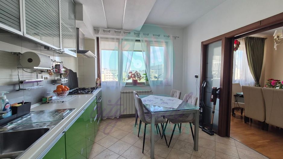 Apartament 4 camere cu garaj - Poză 8