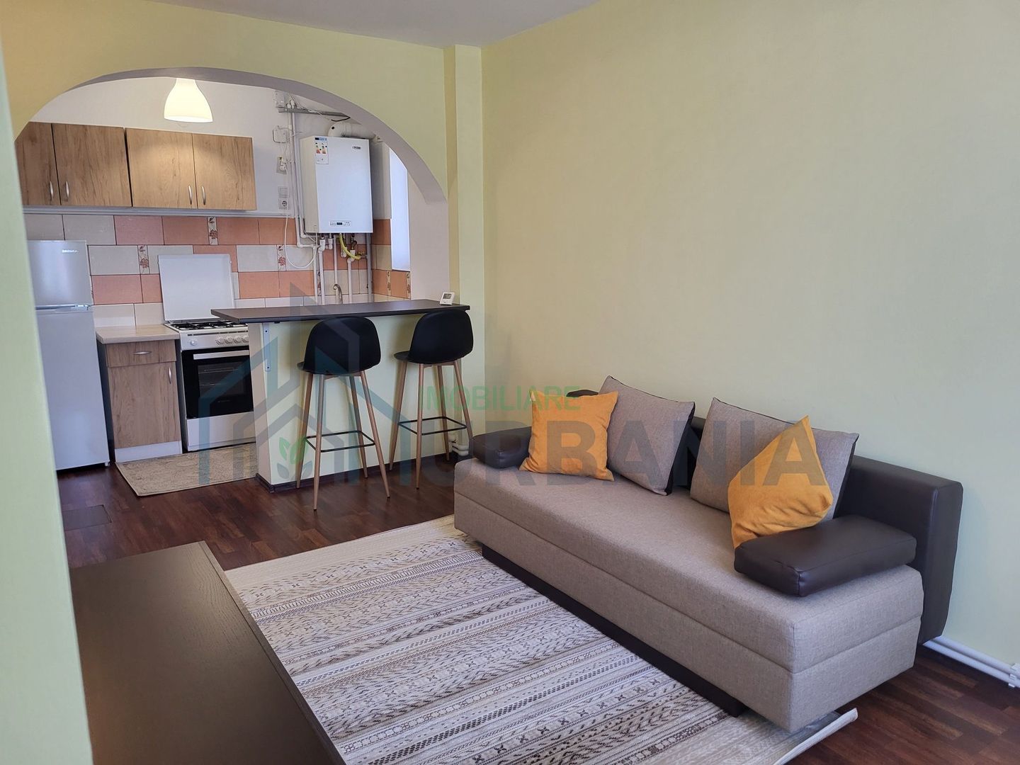 Apartament 2 camere de inchiriat, zona Bucium (OMV), etaj 1 din 4, mobilat si utilat - Poză 2