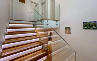 Vilă individuală elegantă, complet mobilată și utilată, lângă parcul și pădurea din Corbeanca - Poză 14