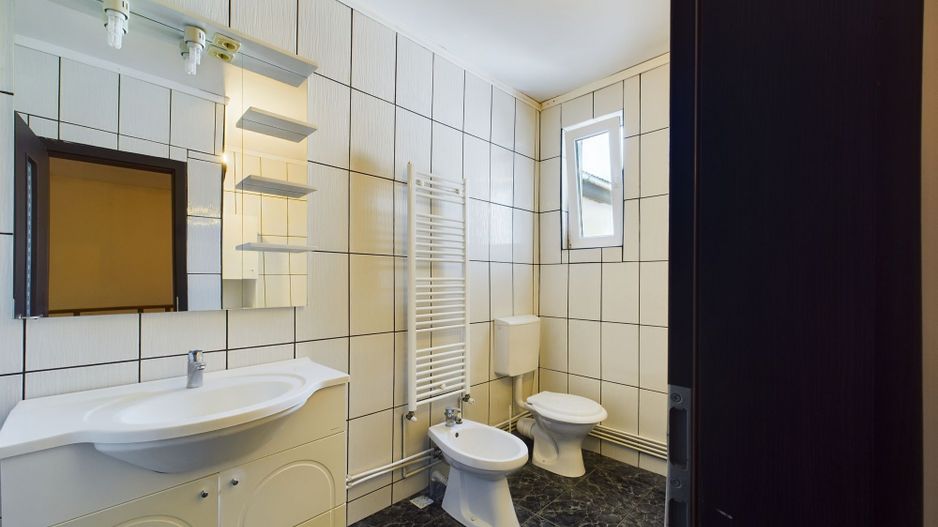 Casă ideală pentru familie extinsă în zona Crișan - Poză 36