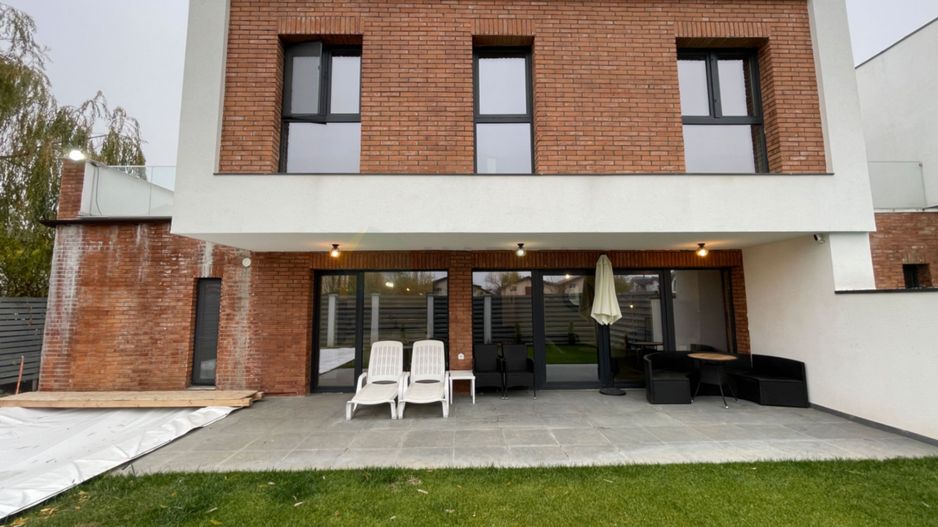 Eleganță și natură: vilă urbană exclusivistă în Tunari - Poză 20