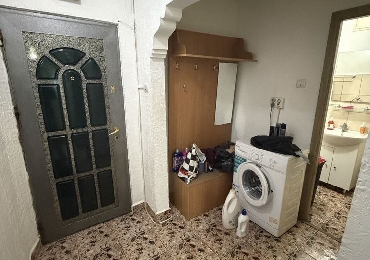 Vand apartament 3 camere micro 40 - Poză 2