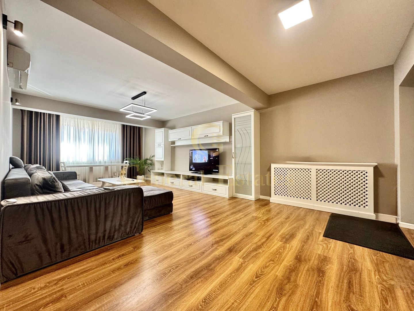 Vânzare apartament cu 3 camere - 130 m.p - în Zona CUG, Iași. - Poză 4