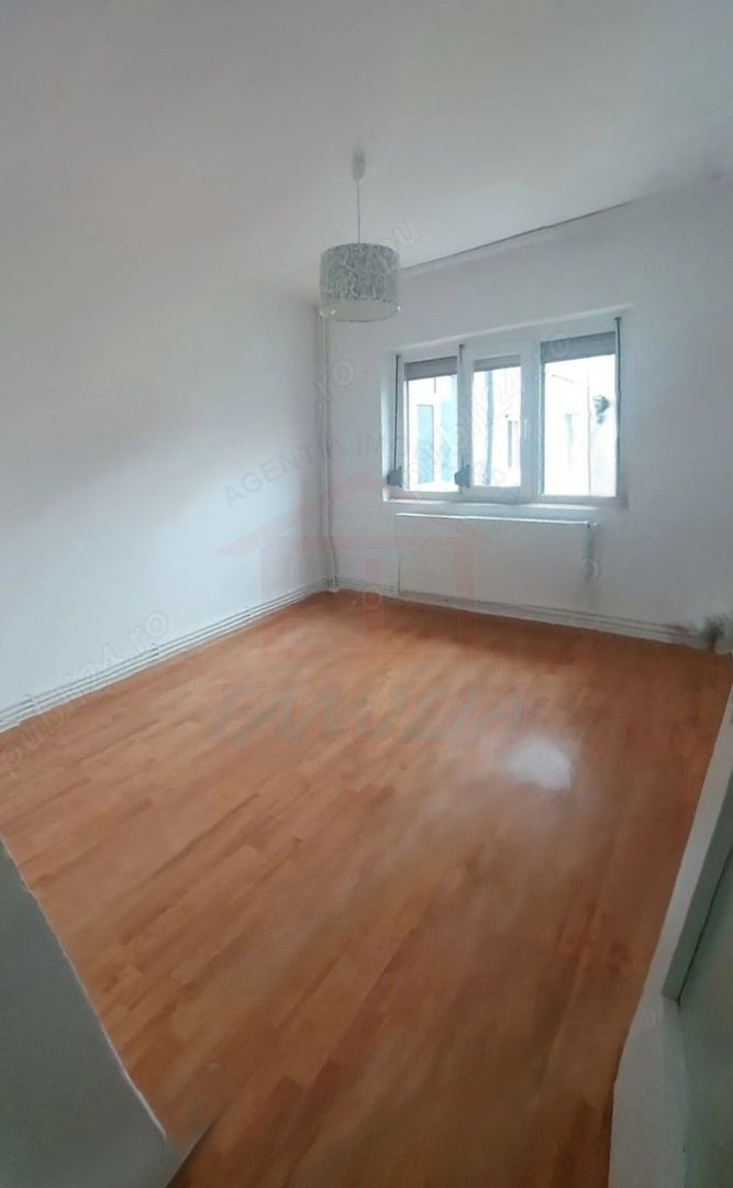 Apartament 3 camere decomandate – etaj 2 – Micro 21, Galați - Poză 4