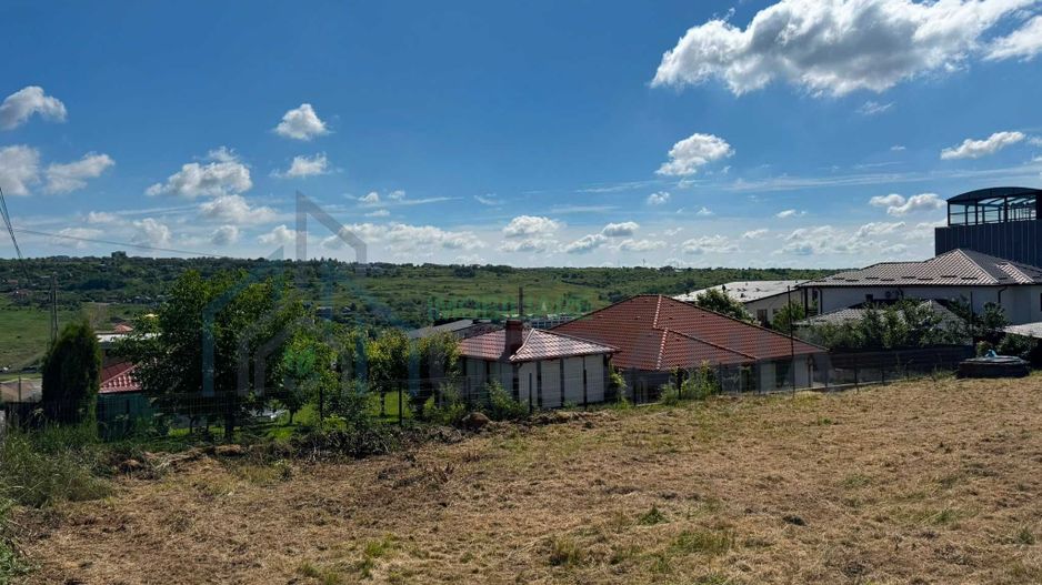 Teren intravilan de 700 mp în Valea Lupului, strada Petre Carp - Poză 7