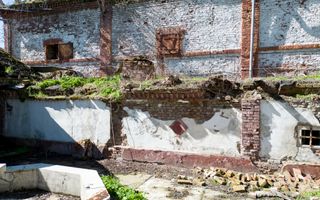 Teren ultracentral 1200mp și construcții - Poză 9