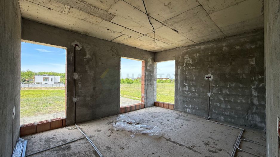 Eleganță și natură: vilă urbană exclusivistă în Tunari - Poză 4