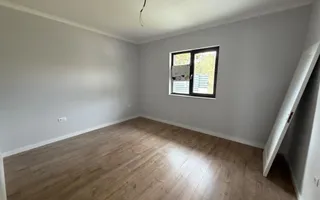 Casa de vanzare, 4 camere, zona Nord, Utrafinisata!!! - Poză 15