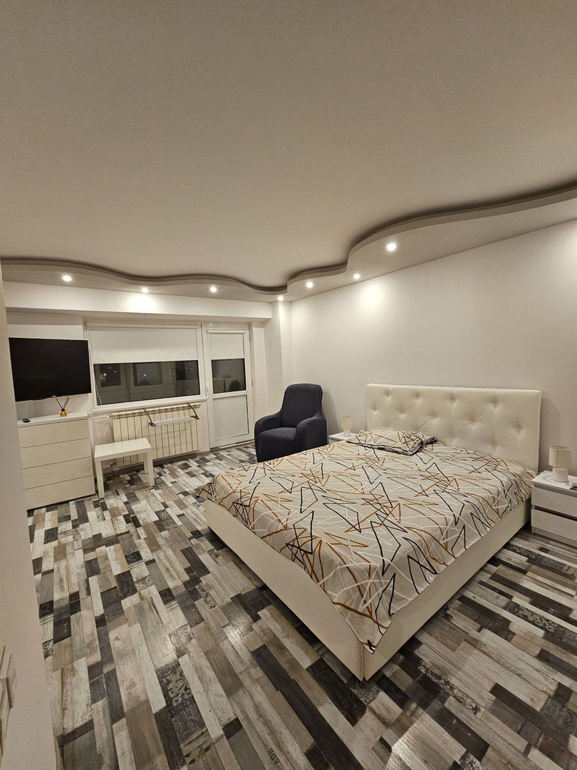 Închiriez garsonieră, Mall Vitan, modernă,  spațioasă + loc parcare - Poză 1