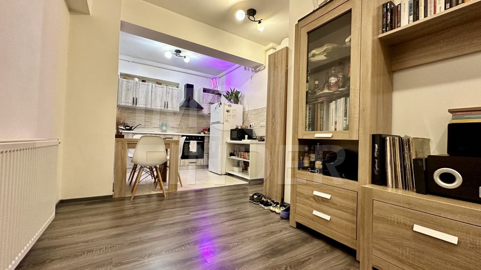 Vanzare 2 camere, imobil nou,  52 mp plus terasa 38 mp si garaj - Poză 3