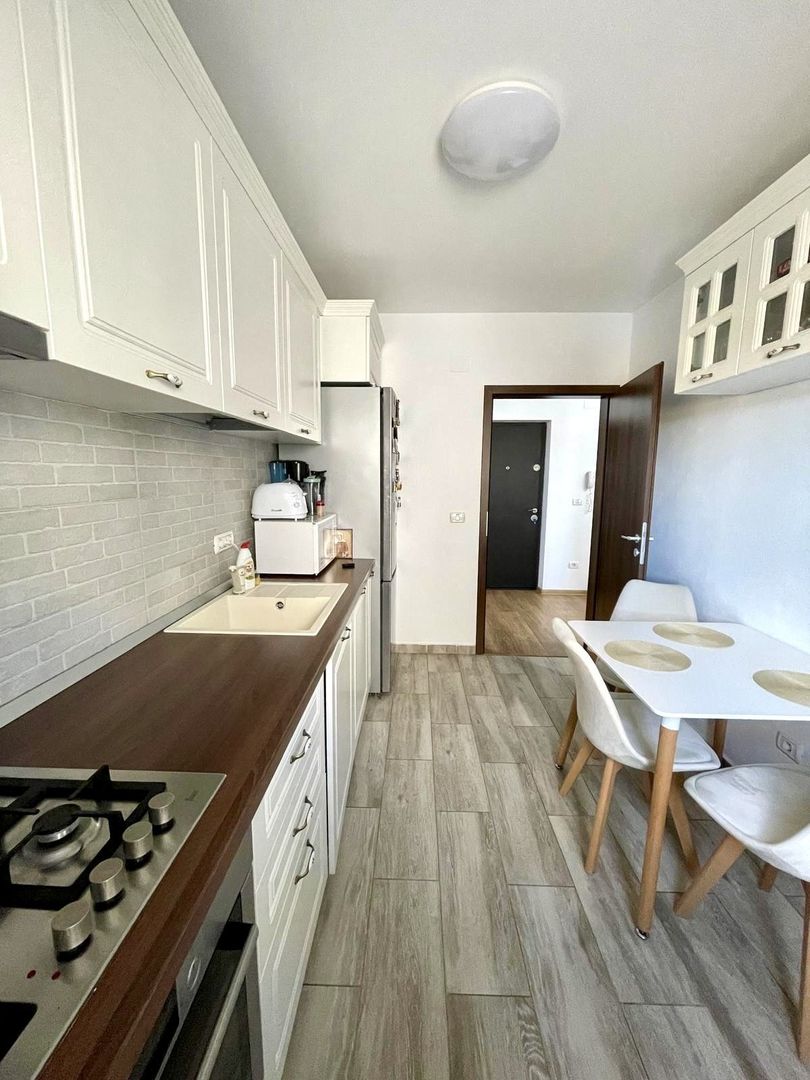 APARTAMENT IN VILA - Poză 3