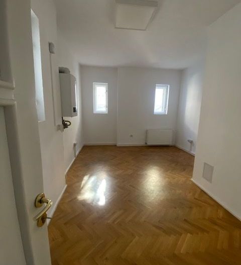 Spatiu de birou zona centrală - Poză 10