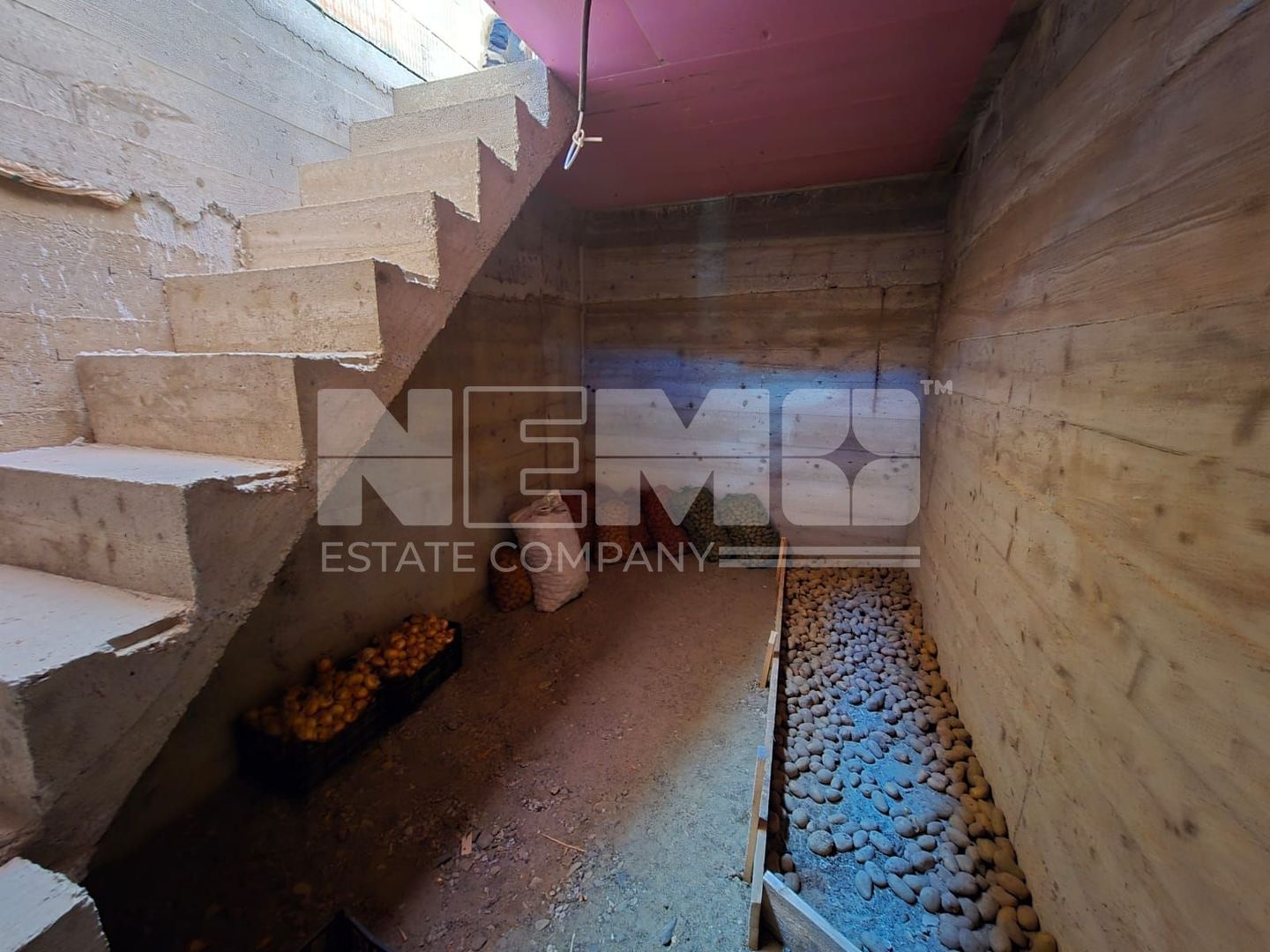 Casă la roșu la 165000 euro I Pe teren de 32 de ari I Măneuți - Poză 11