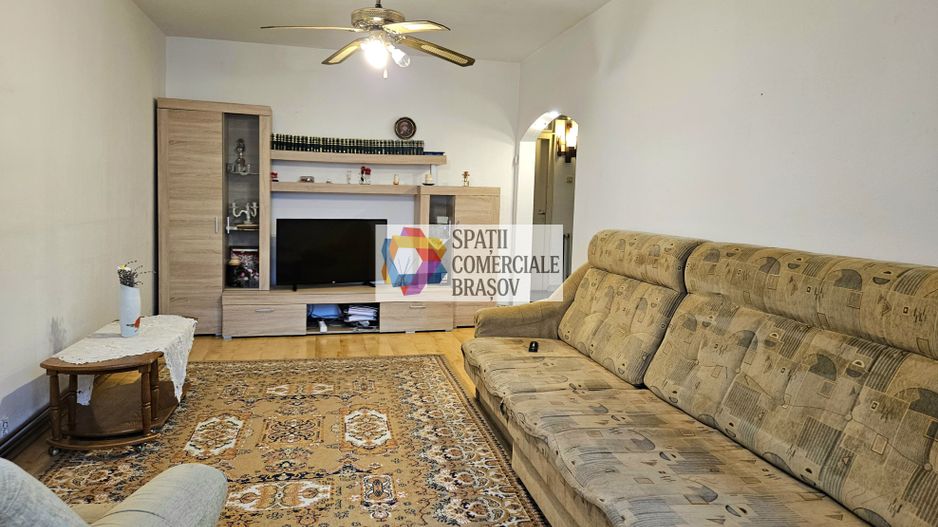 Apartament cu patru camere, zona Judetean 77mp - Poză 1