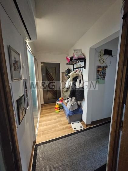 Vand apartament 3 cam, zona Lipovei - Poză 2