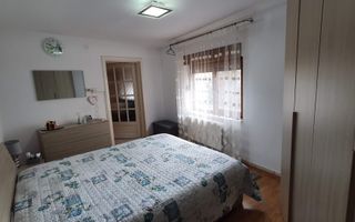 Casa cu 7 camere, 2 spatii comerciale, pretabila pt. birouri, Centru - Poză 10