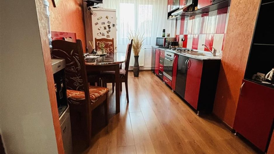 APARTAMENT CU 2 CAMERE DECOMANDAT CALEA ARADULUI - Poză 6