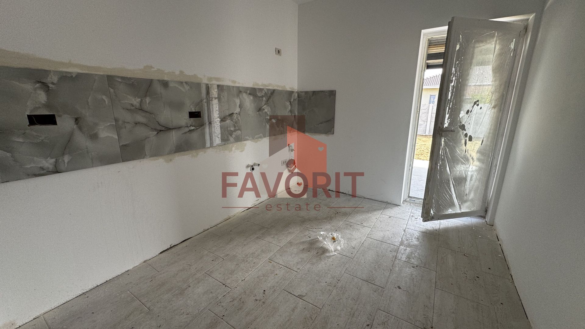 Duplex pe Parter | 2 bai | Teren generos | Toate utilitatile - Poză 13