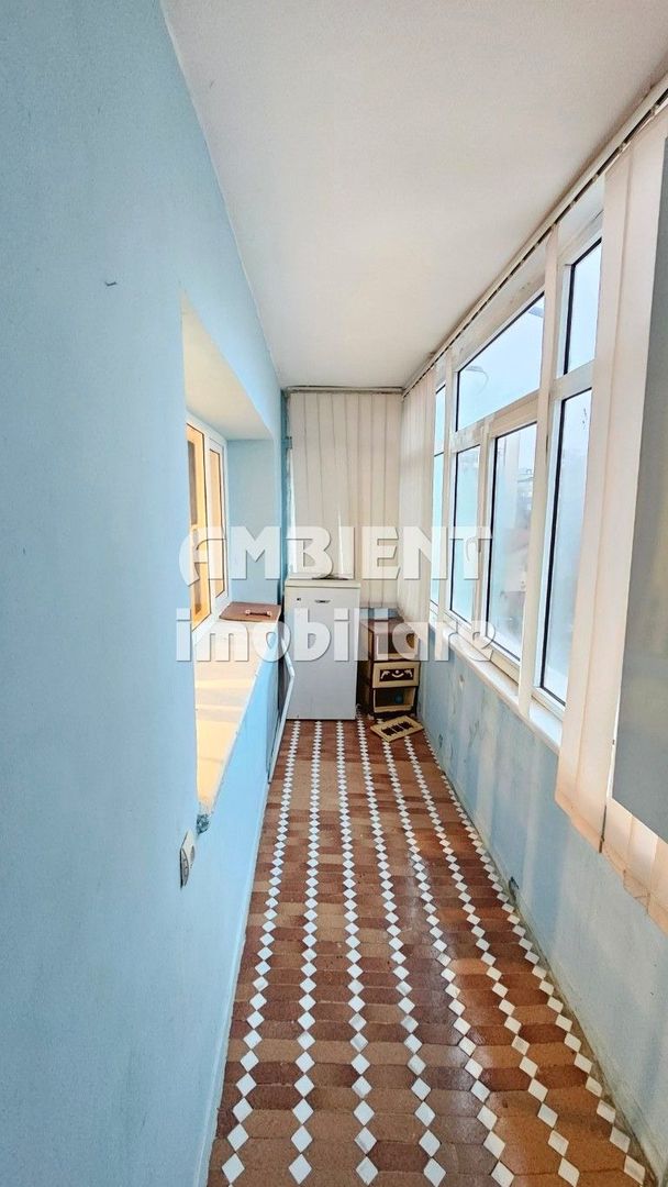 Apartament cu 3 camere, garaj, boxa, ETAJ 2, zona TRAIAN - PRIMARIE; - Poză 8