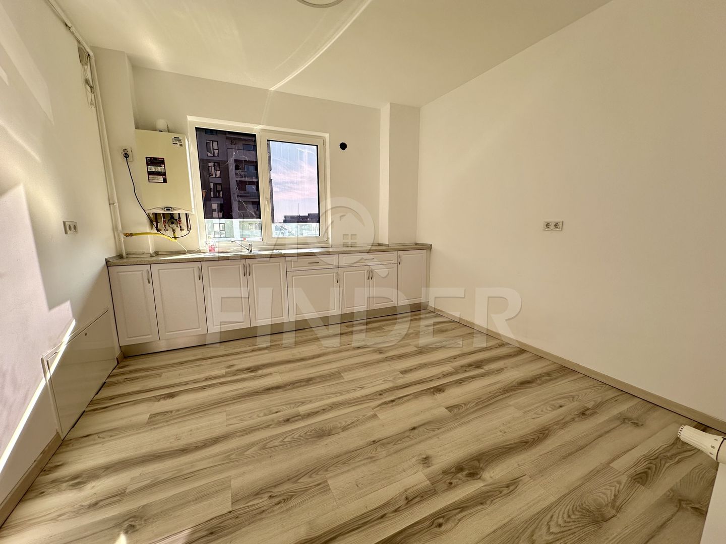 Vanzare apartament 4 camere, Europa, 116 mp ultrafinisat, imobil nou - Poză 2