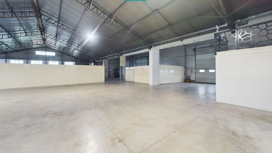 Hală cu birouri și platformă betonată de 2.500 mp - Poză 1
