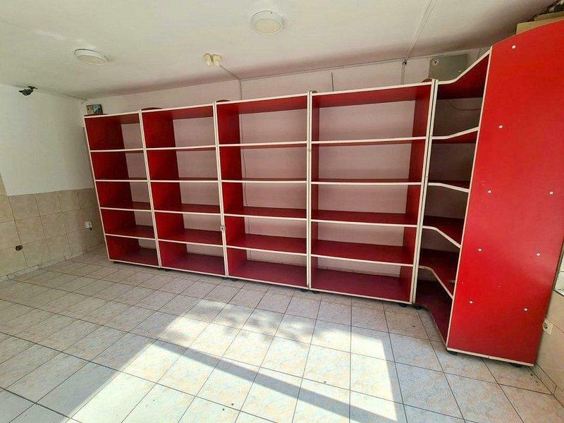 Spatiu comercial stradal - zona Micro 19, langa piata - Poză 7