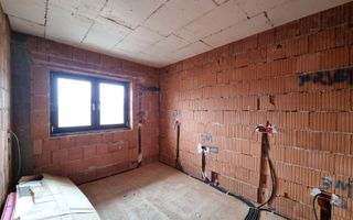 De vanzare 1/2 duplex, 4 camere, 224mp teren, Orizont - Poză 5