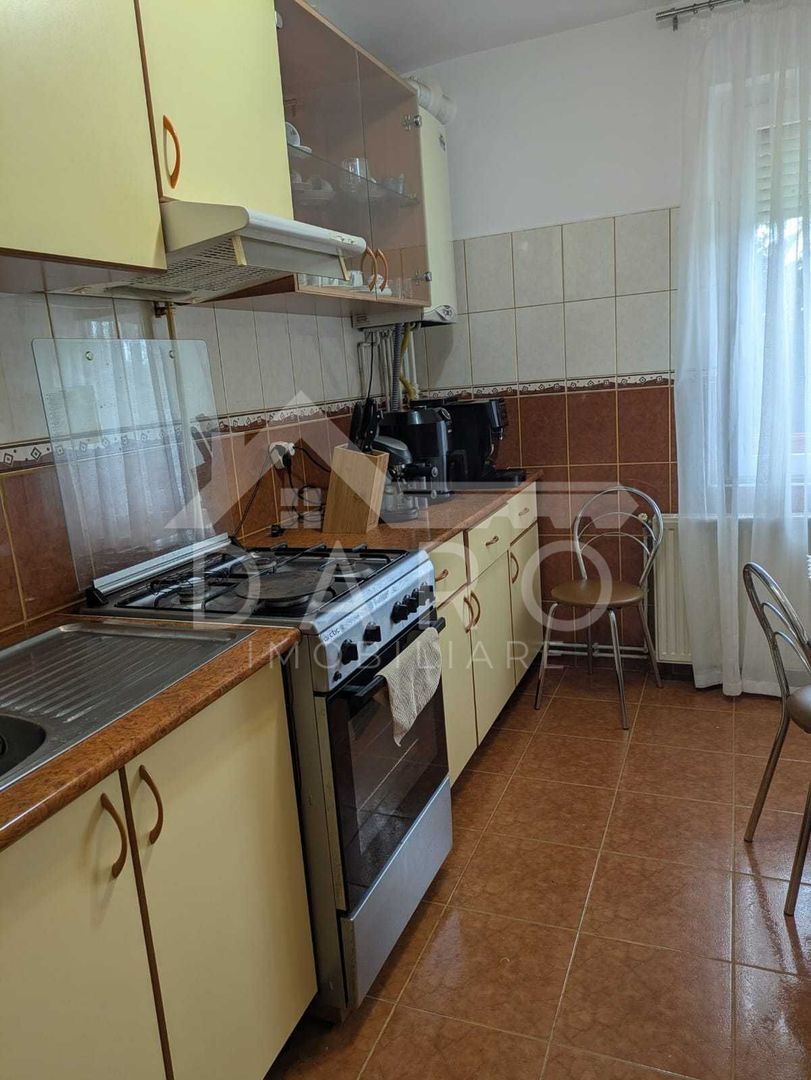 Vând apartament 3 camere – ideal pentru locuință sau cabinet medical – - Poză 2