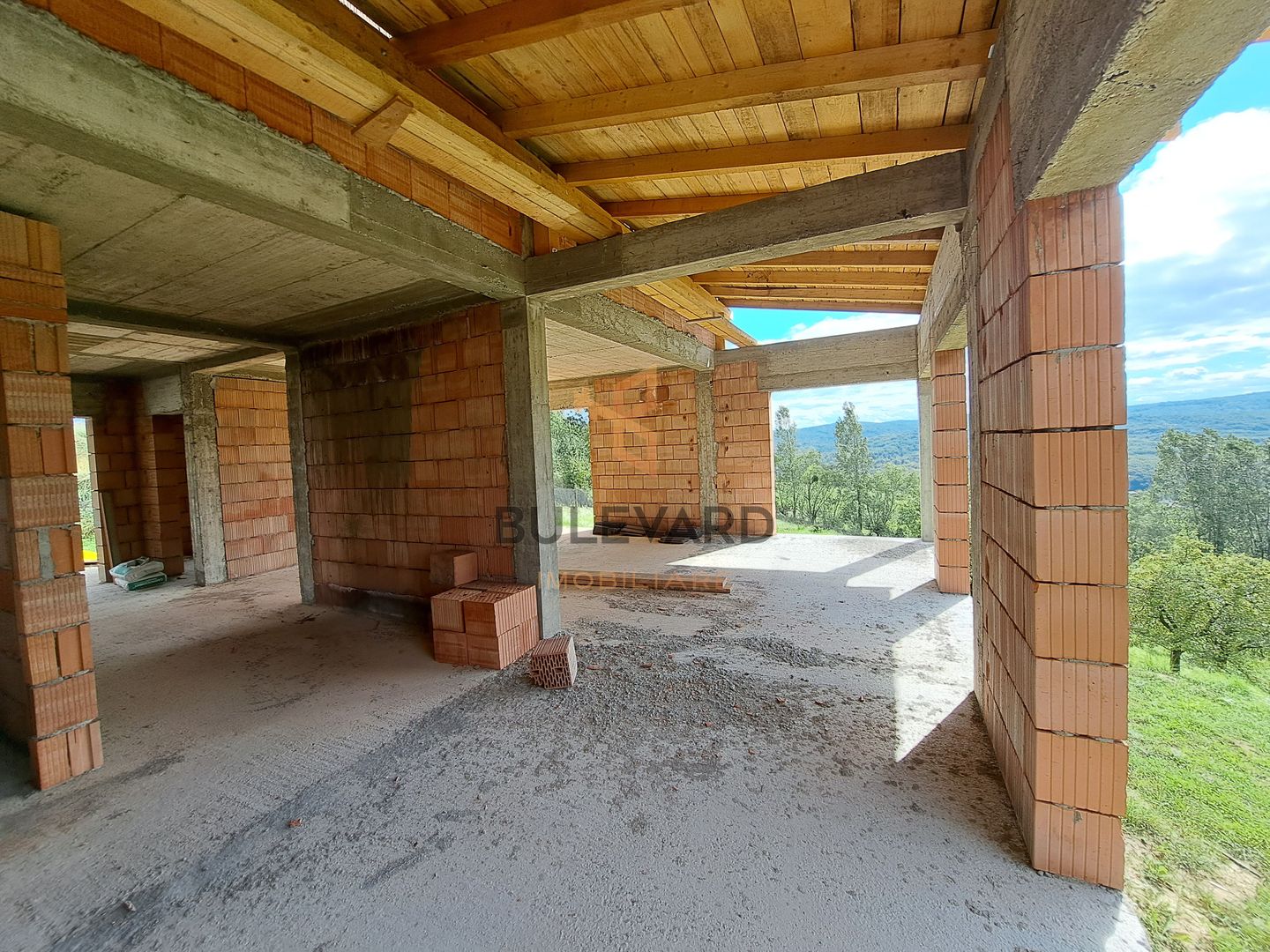 Casa la rosu 172 mp utili, 750 mp teren, view superb! - Poză 14