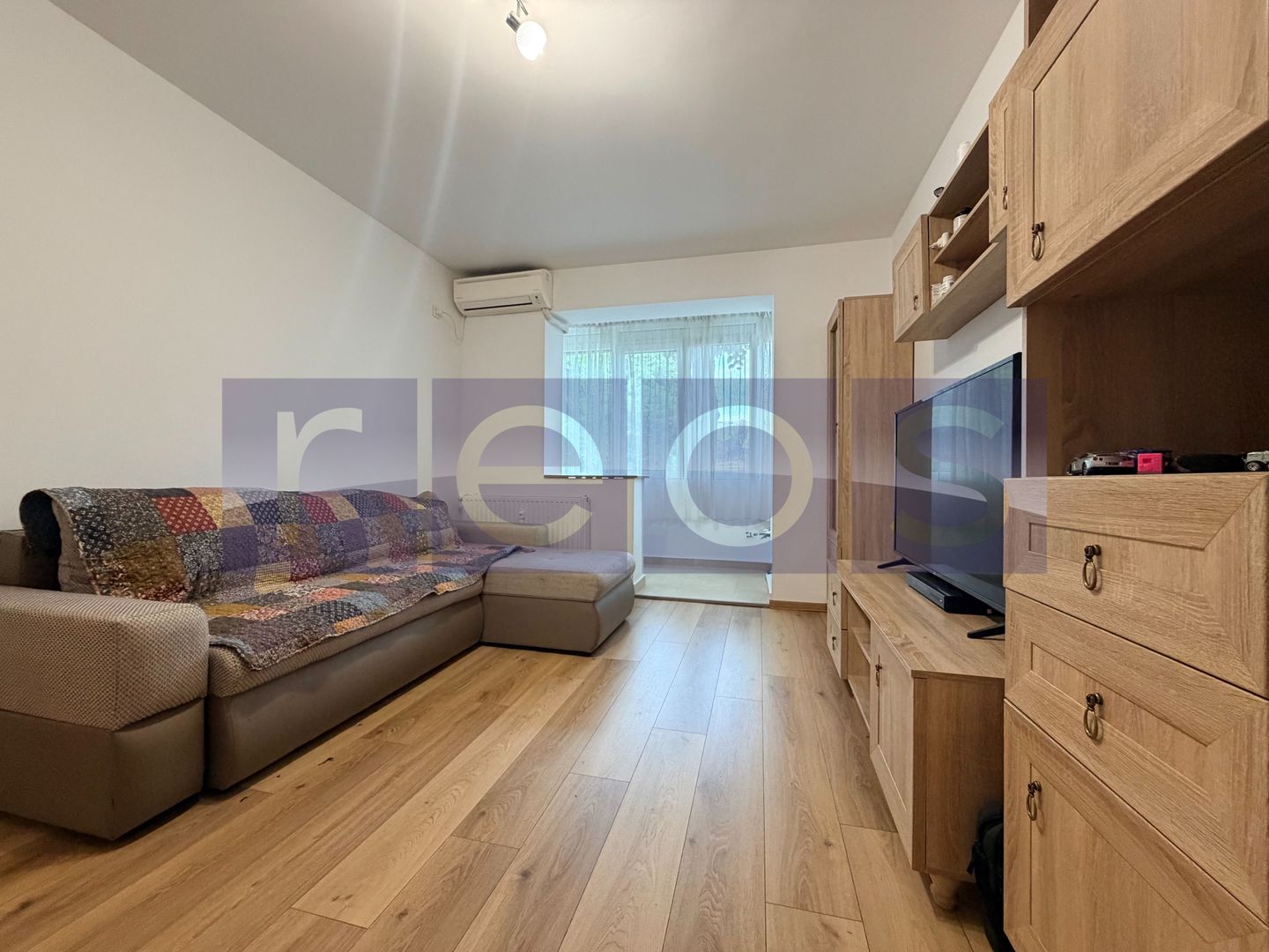 VANZARE | 2 CAMERE | METROU BAZILESCU | COMPLET RENOVAT | MOBILAT SI UTILAT - Poză 2