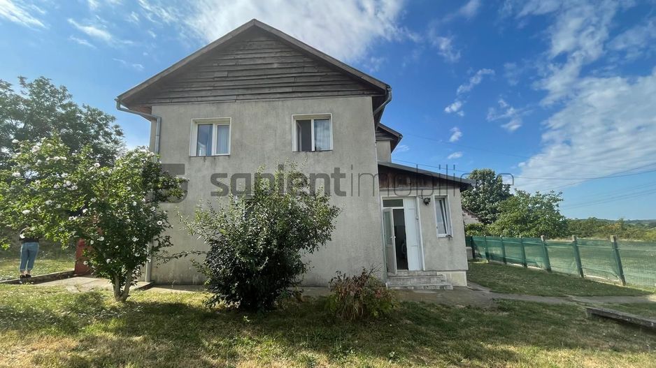 Casă spațioasă + Casă de oaspeți. Ideală pentru 2 familii! - Poză 8