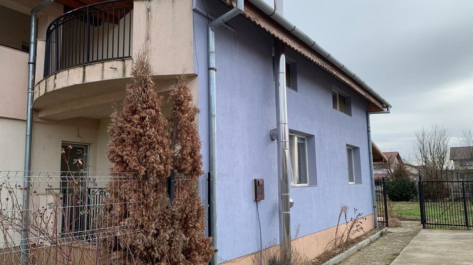 Duplex spațios, 200 mp utili, teren 700 mp, în vatra veche din Moșnița - Poză 2