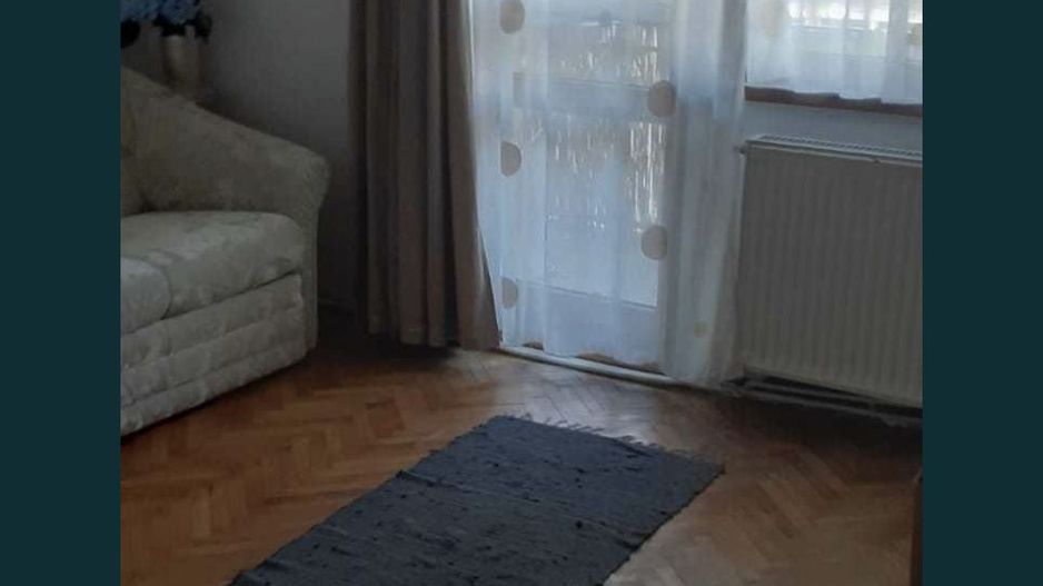 De vanzare apartament cu 3 camere - Poză 1