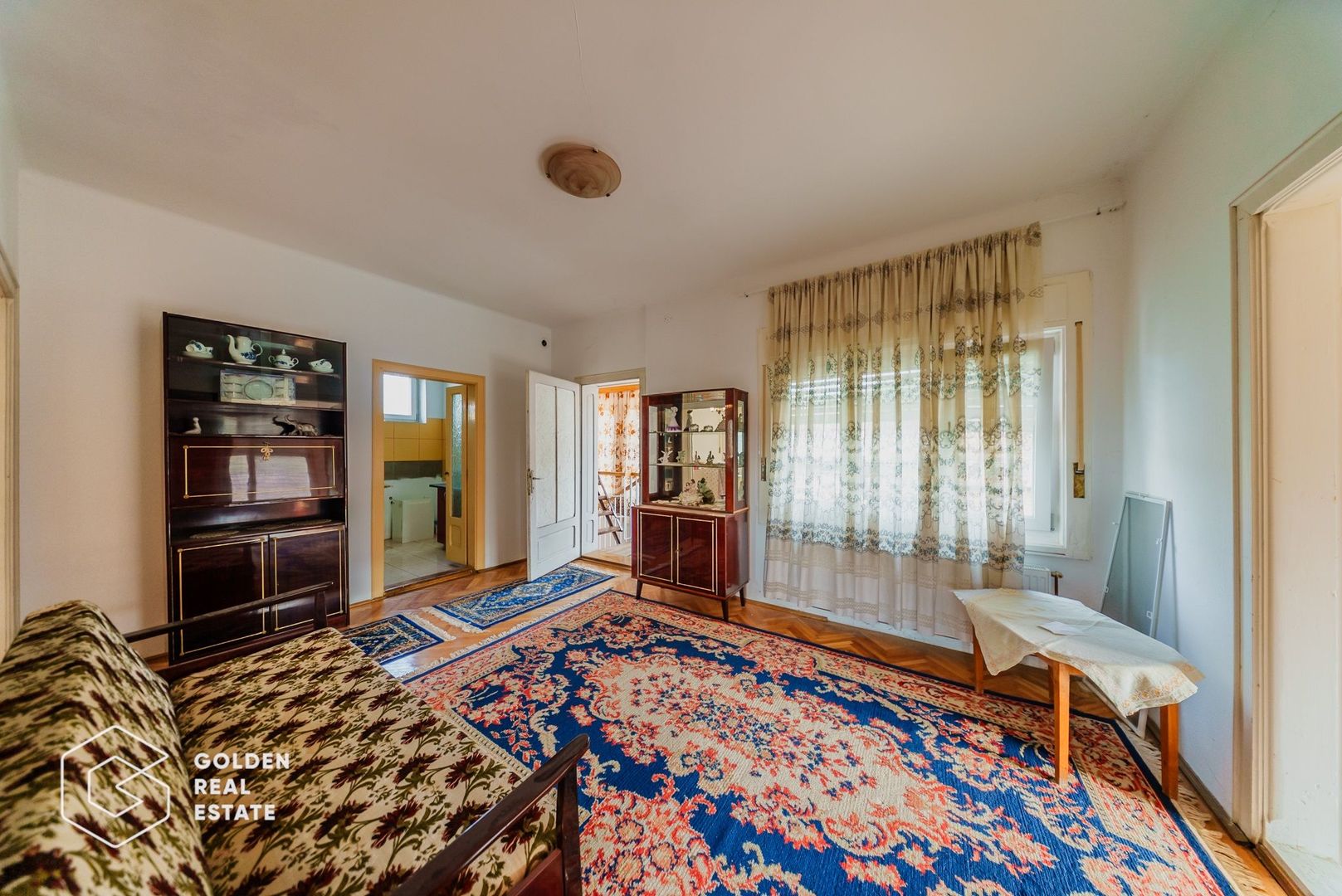 Vila superba, P+E,  Cuvin, 9 camere, 200 mp si teren 1300 mp plus anexa 3 camere - Poză 19