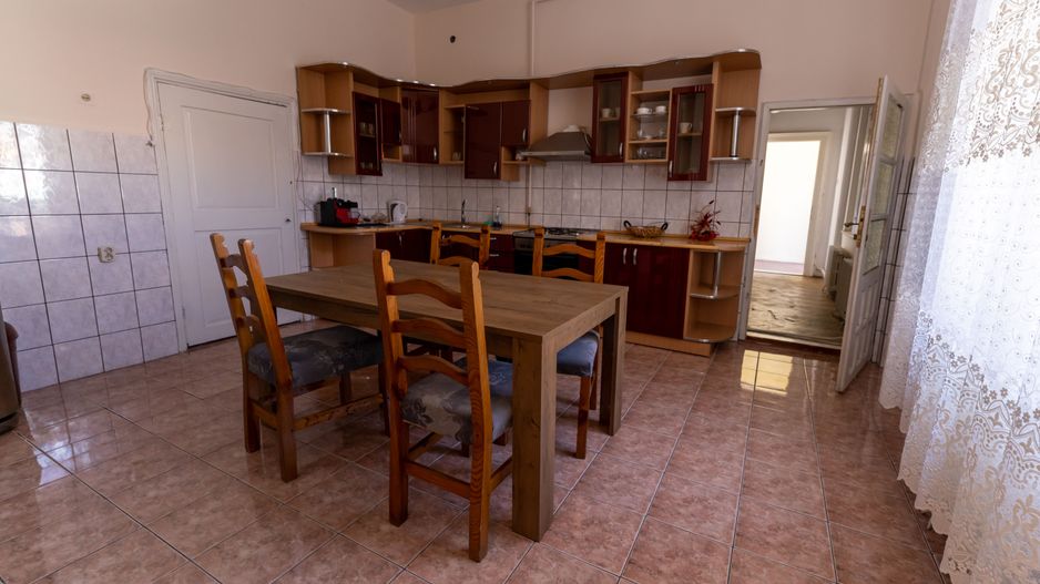 Clădire cu 11 apartamente situată ultracentral - Poză 5