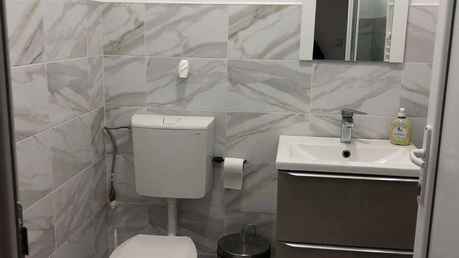 Casa de inchiriat   P+1E+M  - Piata Centrala - Poză 8