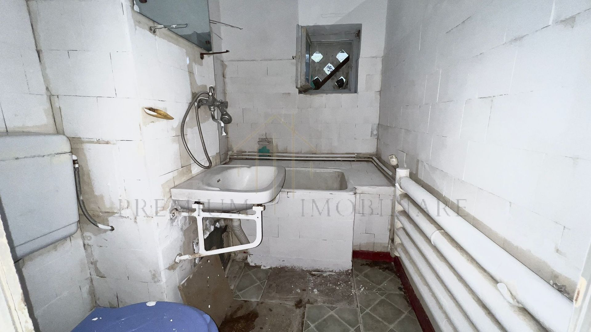 Apartament 2 Camere de vânzare, Onești, zonă centrală - Poză 6
