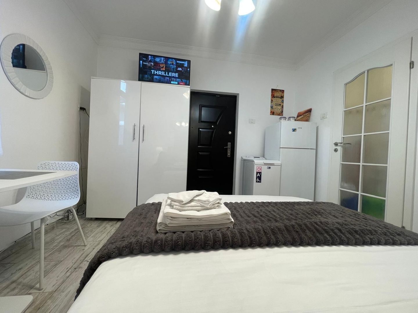 STUDIO DE ÎNCHIRIAT – ZONA Unirii -CENTRALA PROPRIE - Poză 6