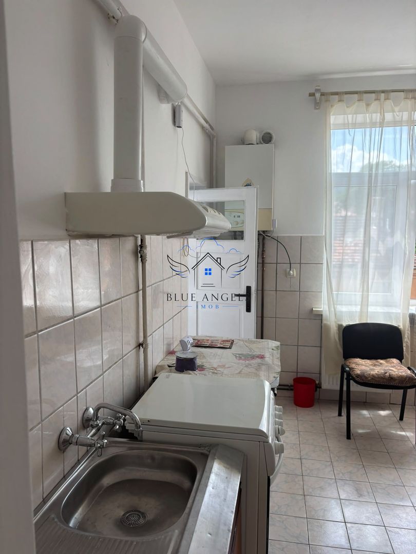 Apartament cu 3 camere – zona centrală - Poză 6