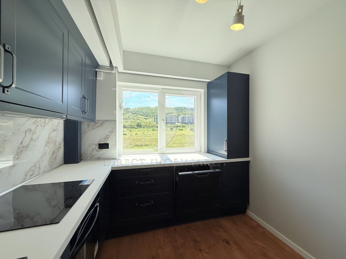 Apartament etaj intermediar / bucatarie separata / Zona Terra - Poză 3