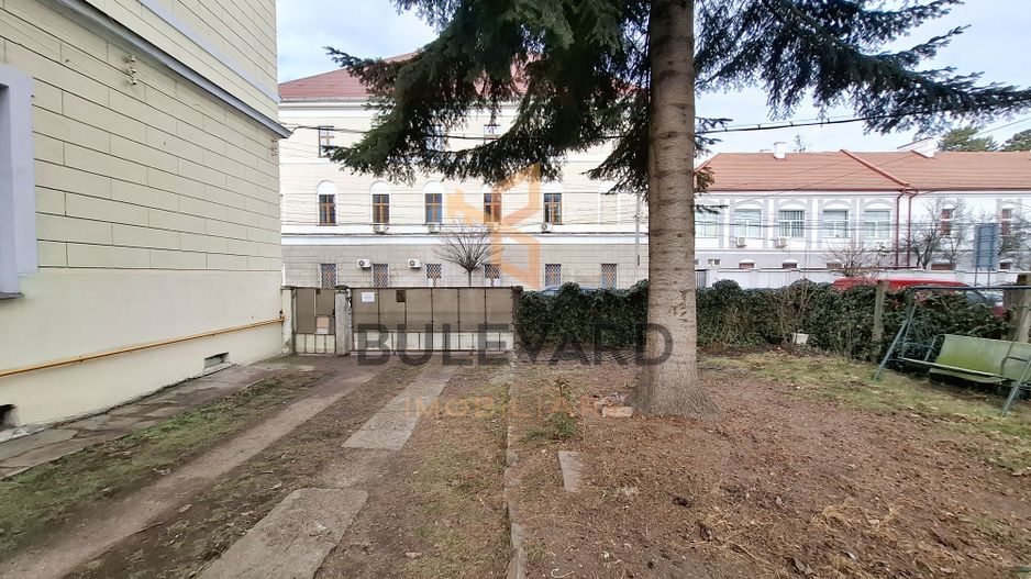 Apartament in Piata CIpariu + parcare in curte! - Poză 3