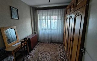 Apartament cu 3 camere ~ zona Pod/Rm. Sarat ~ etaj 2din4 - Poză 4