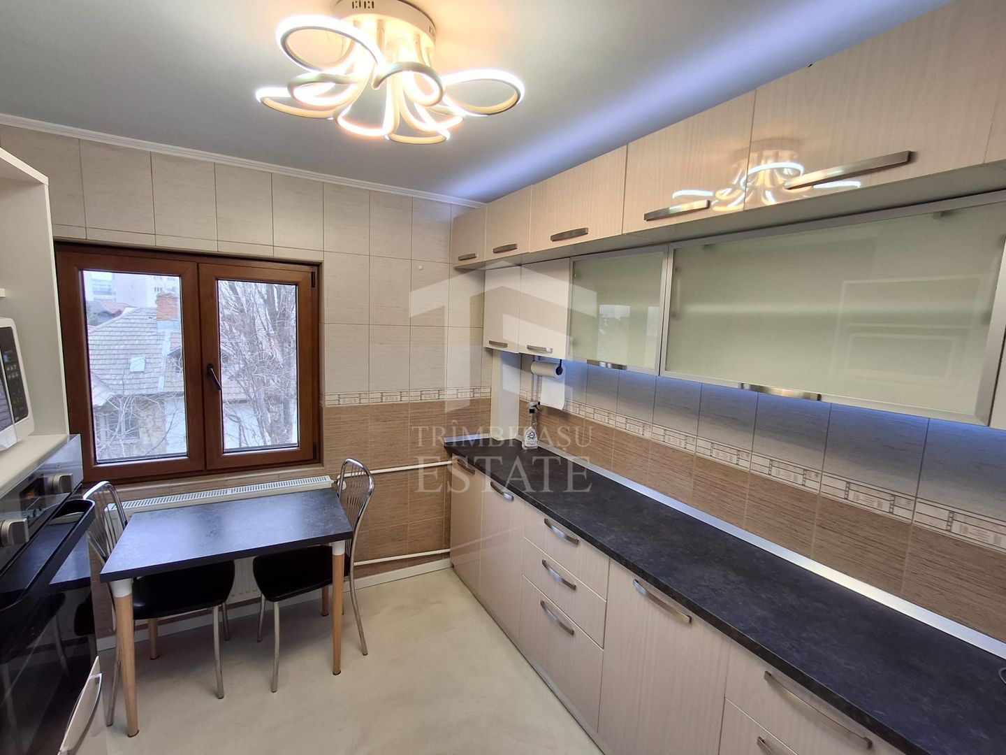 Apartament de inchiriat  2 camere Zona Decebal , Piata Muncii. - Poză 6