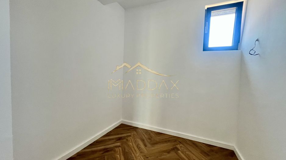 Vilă **6 camere  **451mp // Zona Iancu Nicolae - Poză 82